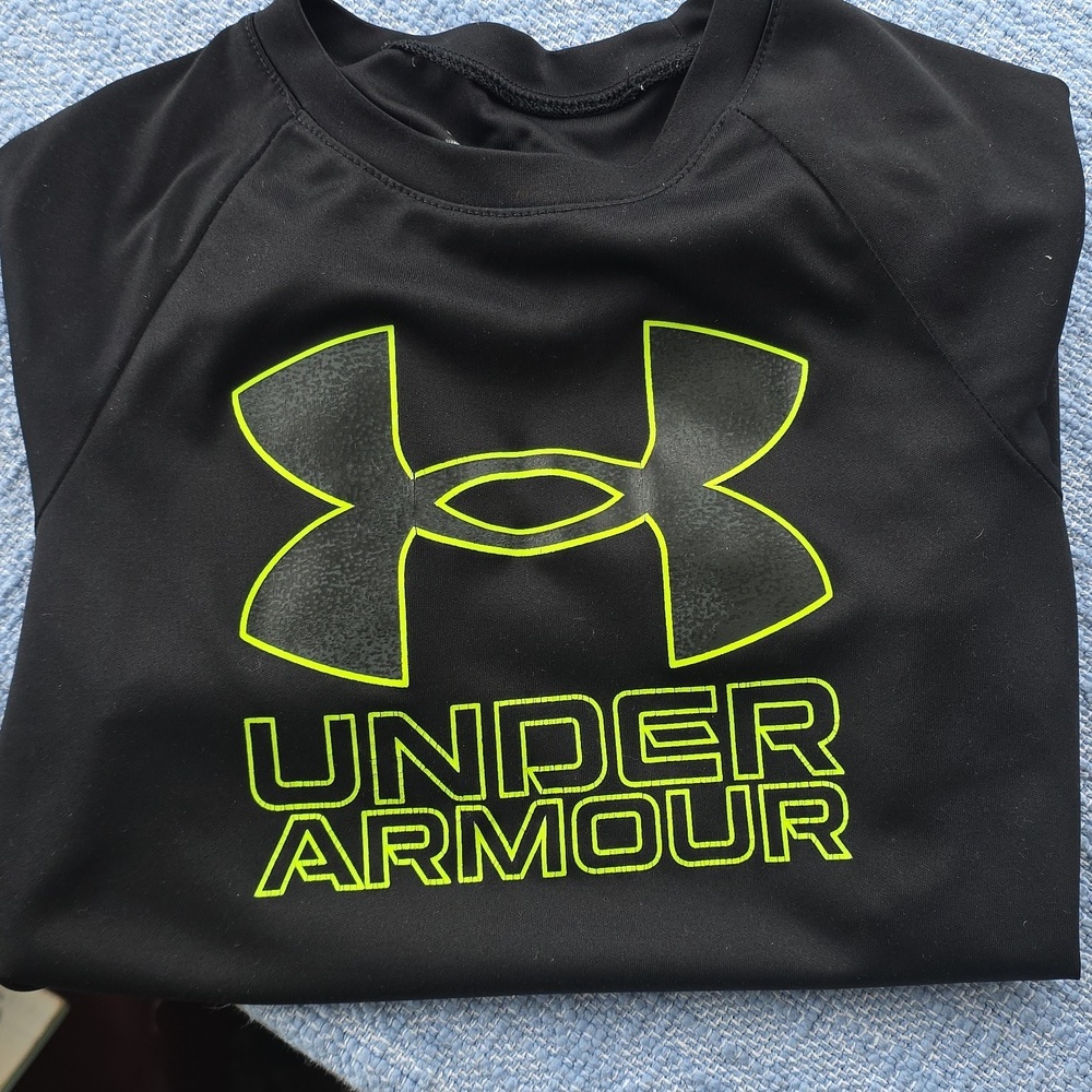 Under Armour (YSM) Black Tee with Vibrant Green Logo